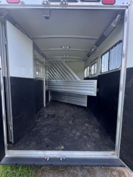 Used 2017 Cimarron Trailers Norstar 3H GN Horse Trailer
