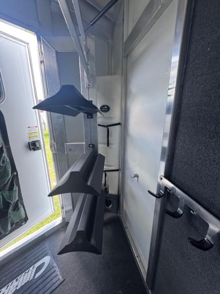 Used 2017 Cimarron Trailers Norstar 3H GN Horse Trailer