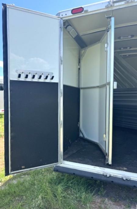 Used 2017 Cimarron Trailers Norstar 3H GN Horse Trailer
