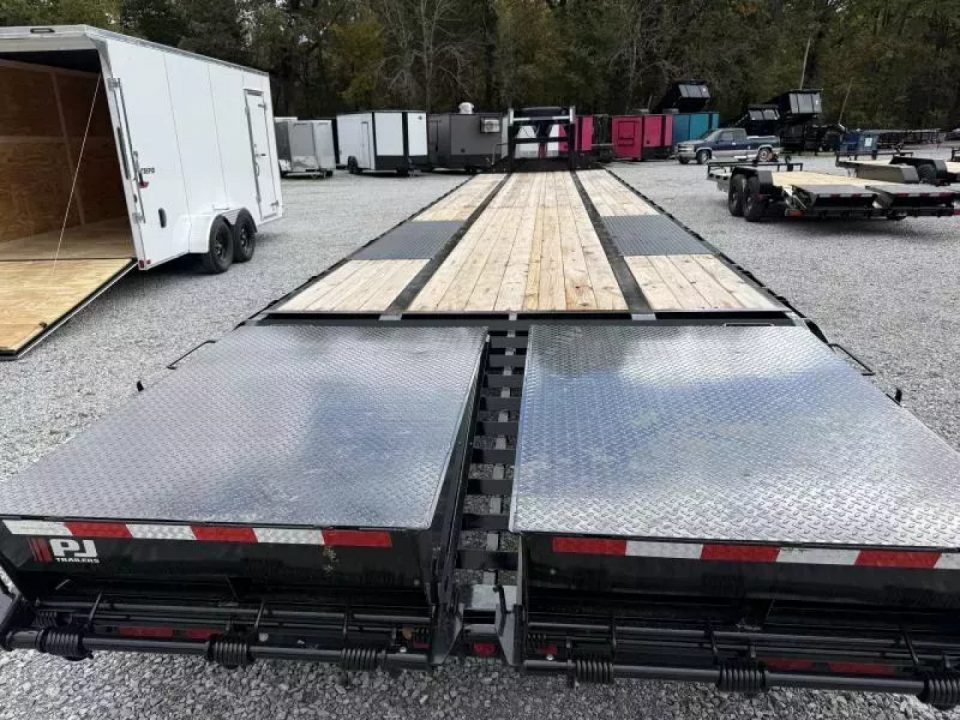 New 2026 PJ Trailers 102X40 GOOSENECK 25K GVWR (MEGA RAMPS) Flatbed Trailer