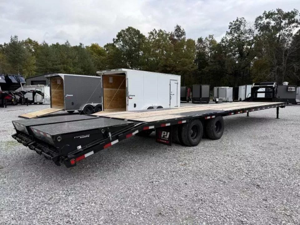 New 2026 PJ Trailers 102X40 GOOSENECK 25K GVWR (MEGA RAMPS) Flatbed Trailer