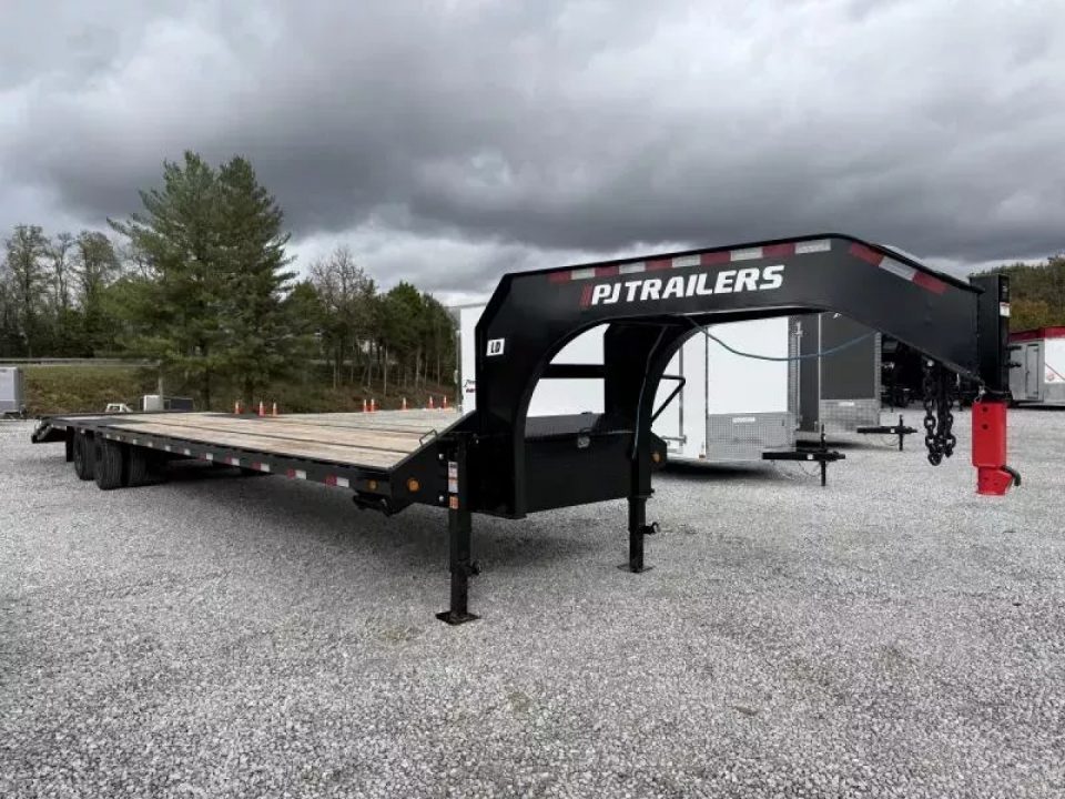 New 2026 PJ Trailers 102X40 GOOSENECK 25K GVWR (MEGA RAMPS) Flatbed Trailer