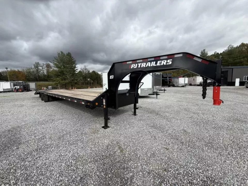 New 2026 PJ Trailers 102X40 GOOSENECK 25K GVWR (MEGA RAMPS) Flatbed Trailer