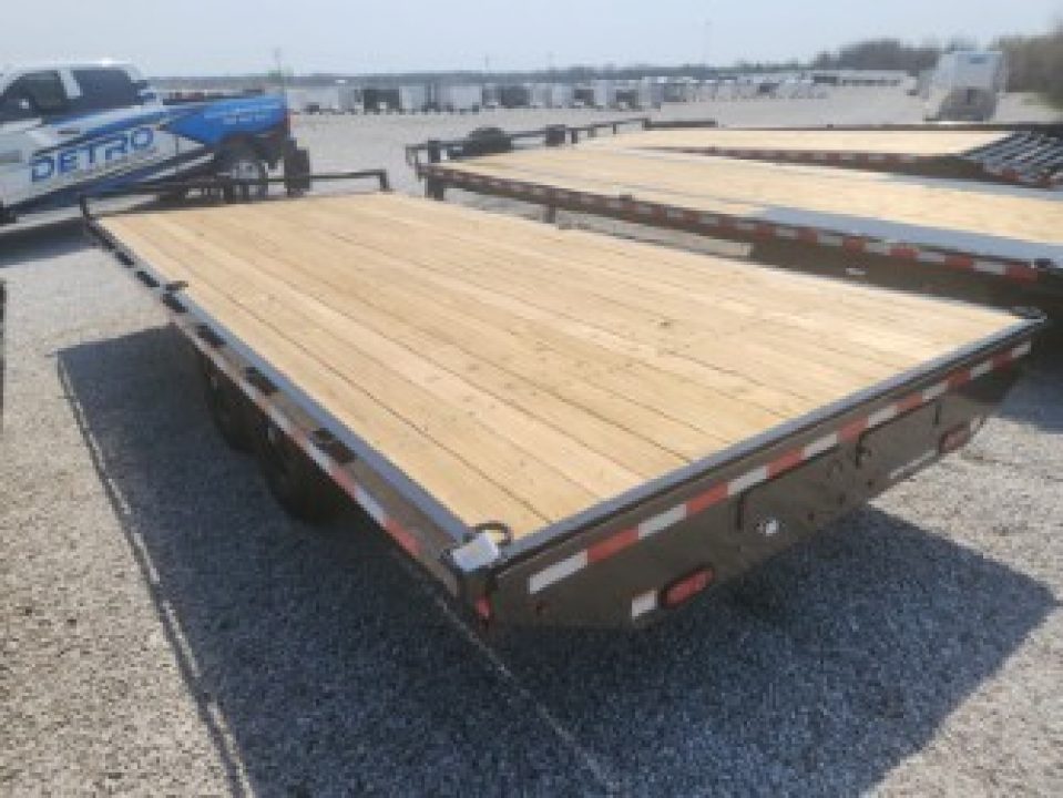 New 2026 Sure-Trac 8.5 x 18 15K SD Deckover Flatbed