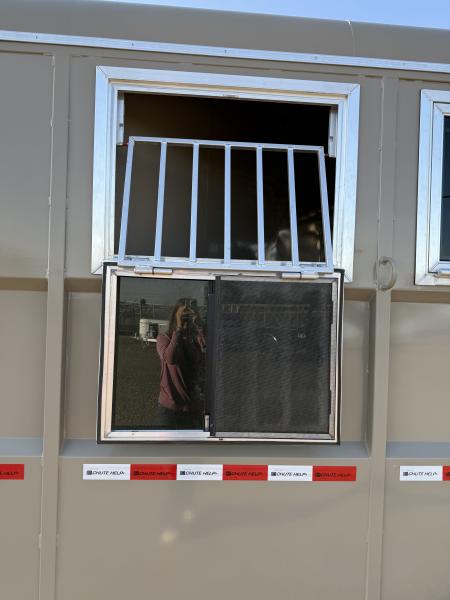 Used 2025 Chute Help Horse Trailer