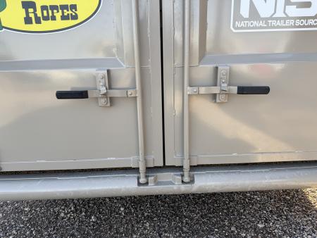 Used 2025 Chute Help Horse Trailer