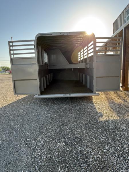 Used 2025 Chute Help Horse Trailer