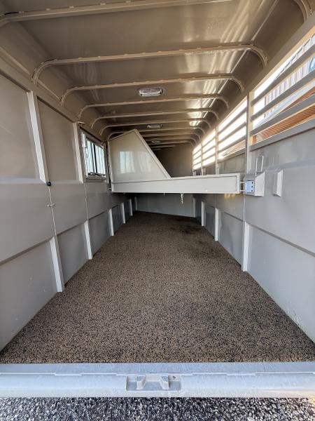 Used 2025 Chute Help Horse Trailer