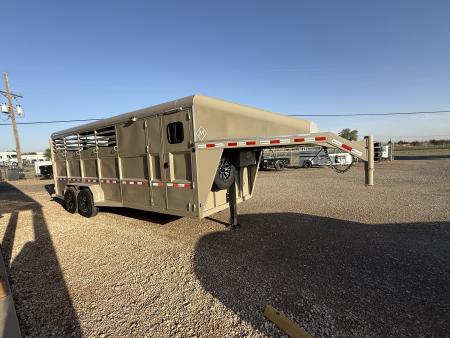 Used 2025 Chute Help Horse Trailer