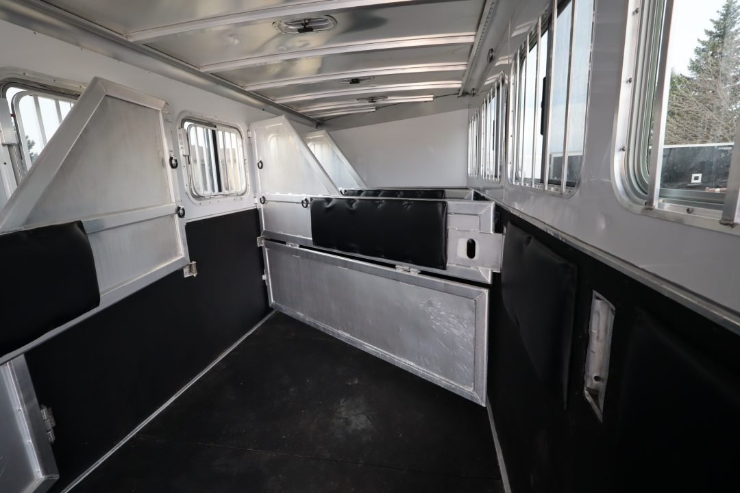 Used 2021 Featherlite Trailers 6 Horse Trailer