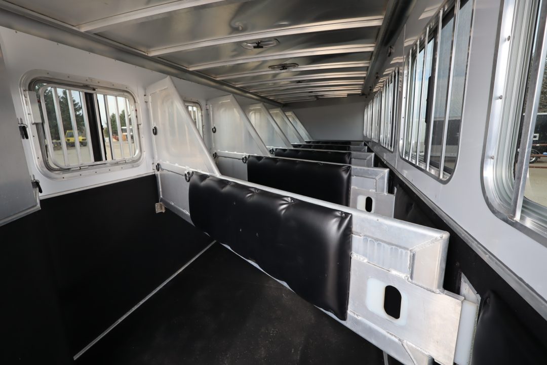 Used 2021 Featherlite Trailers 6 Horse Trailer