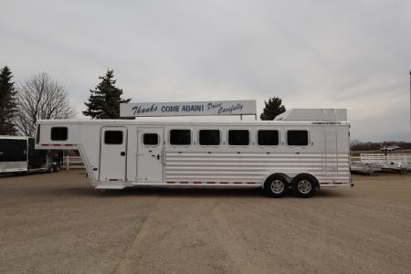 Used 2021 Featherlite Trailers 6 Horse Trailer
