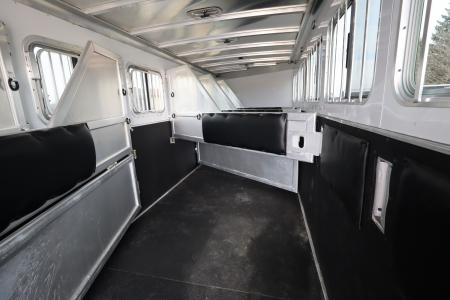 Used 2021 Featherlite Trailers 6 Horse Trailer