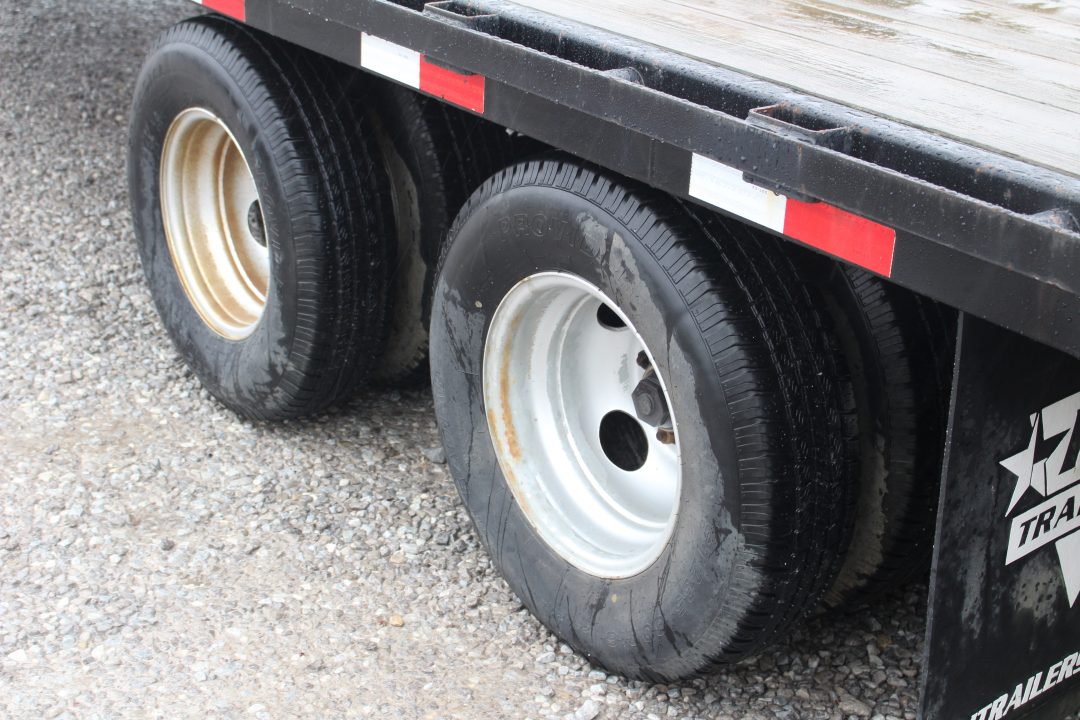 Used 2016 PJ Trailers 8.5' x 23+5' - Deckover Gooseneck Trailer - 25,000# GVW