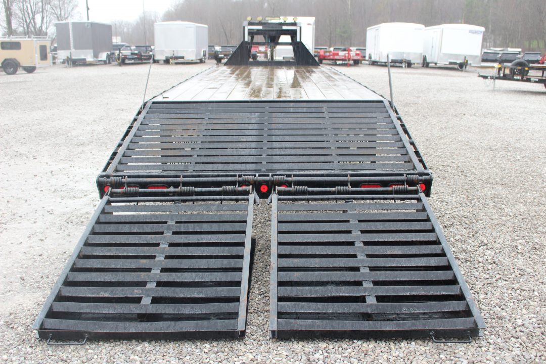 Used 2016 PJ Trailers 8.5' x 23+5' - Deckover Gooseneck Trailer - 25,000# GVW