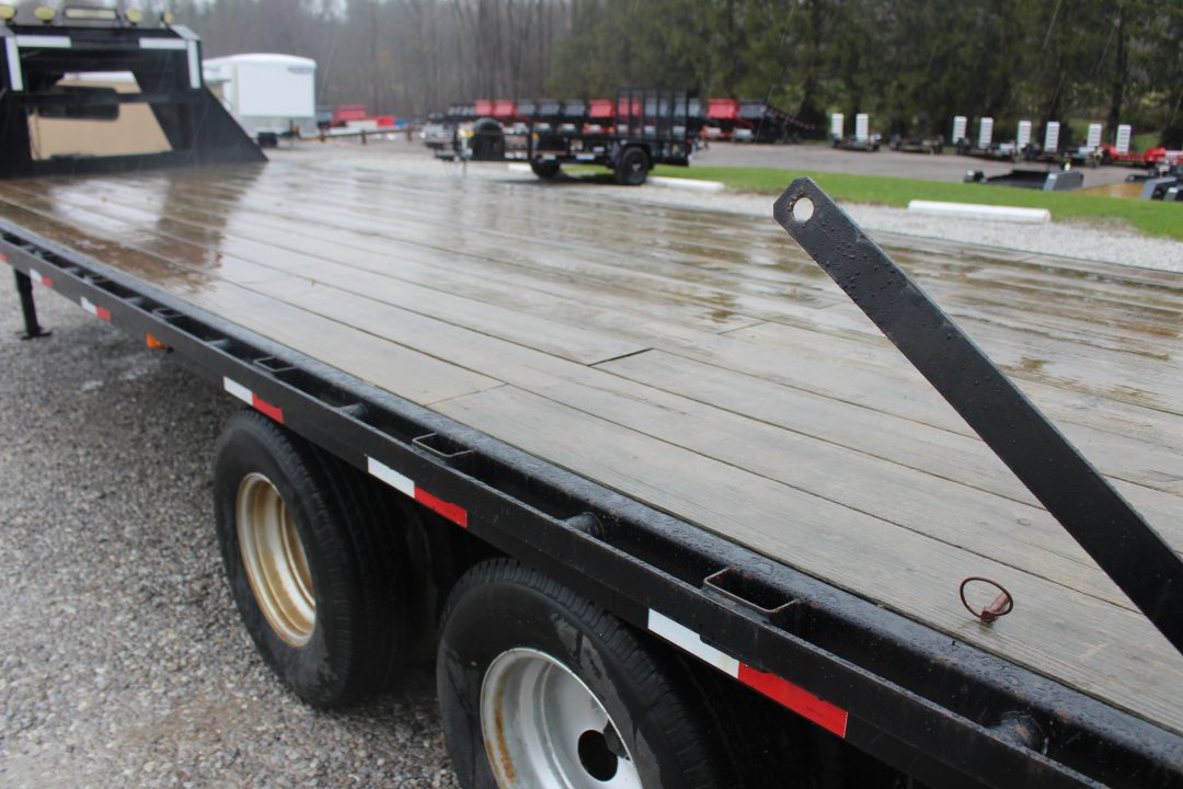 Used 2016 PJ Trailers 8.5' x 23+5' - Deckover Gooseneck Trailer - 25,000# GVW