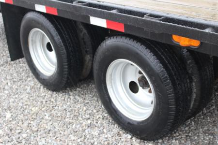 Used 2016 PJ Trailers 8.5' x 23+5' - Deckover Gooseneck Trailer - 25,000# GVW