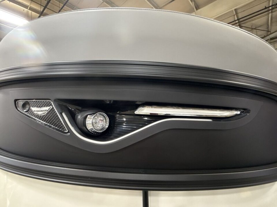 New 2026 Bennington 22' M Swingback Tri-toon Boat