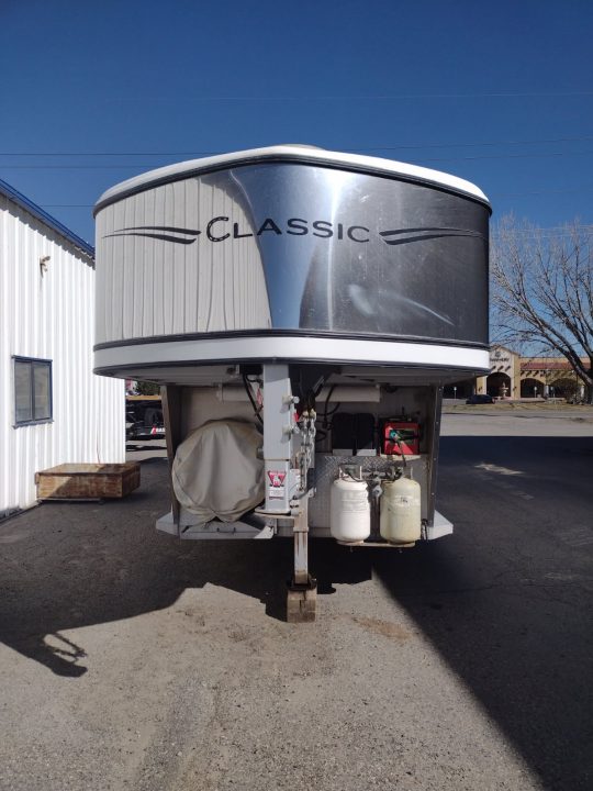 Used 2003 Classic 3 Horse Living Quarter Horse Trailer