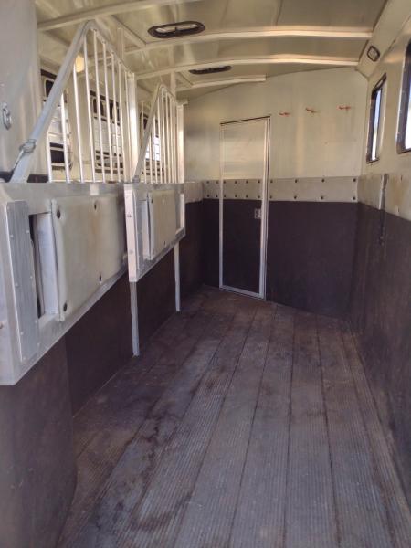 Used 2003 Classic 3 Horse Living Quarter Horse Trailer