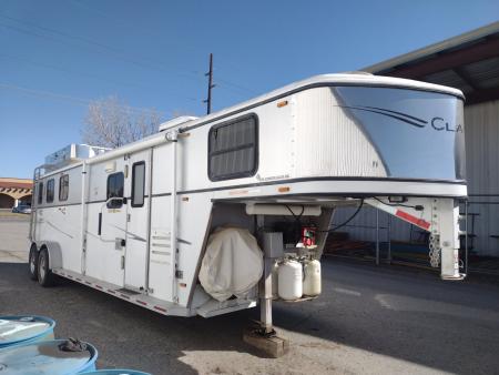 Used 2003 Classic 3 Horse Living Quarter Horse Trailer