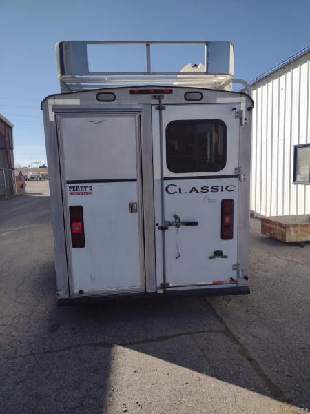 Used 2003 Classic 3 Horse Living Quarter Horse Trailer