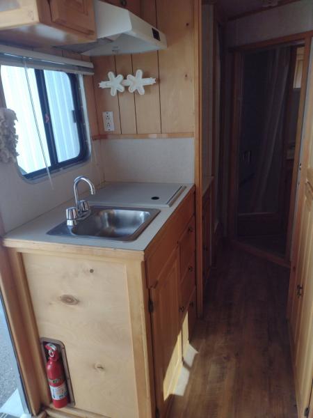 Used 2003 Classic 3 Horse Living Quarter Horse Trailer