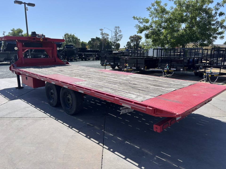 New 2022 Diamond C Trailers DET208L22X102GN Tilt Trailer