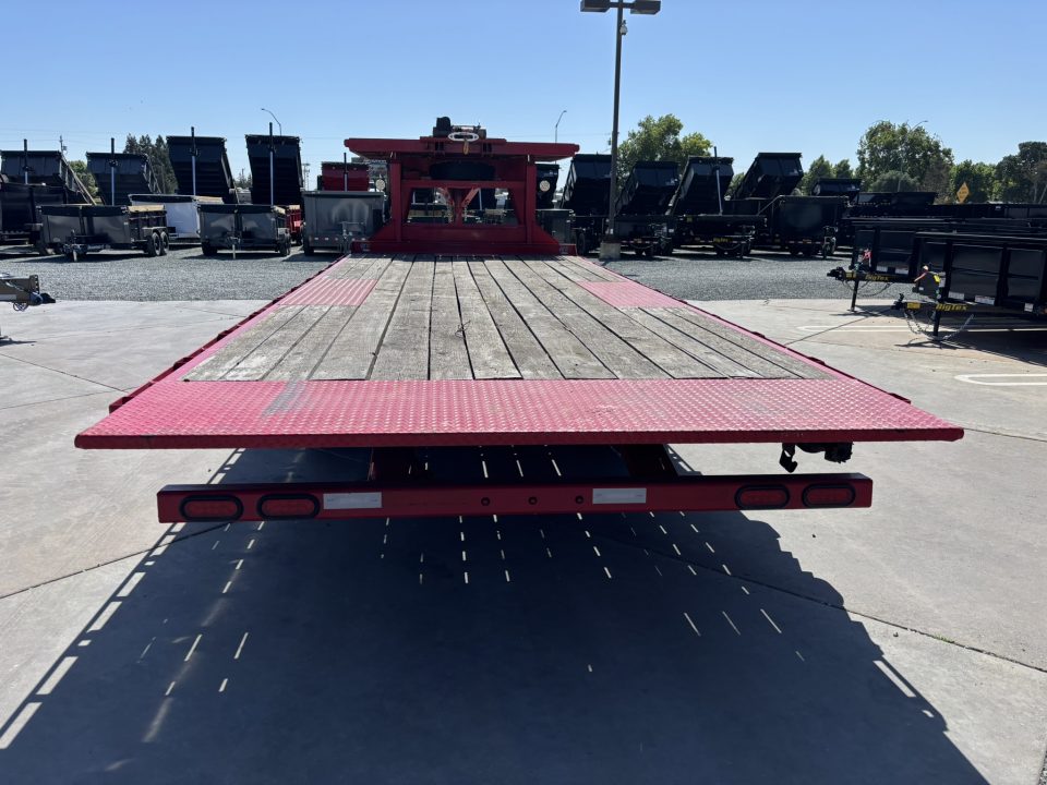 New 2022 Diamond C Trailers DET208L22X102GN Tilt Trailer