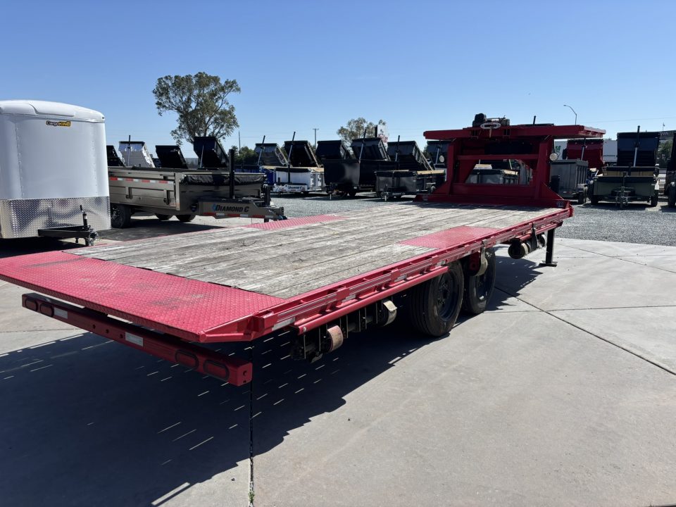 New 2022 Diamond C Trailers DET208L22X102GN Tilt Trailer