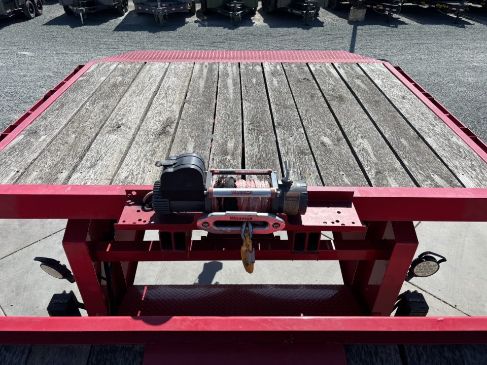 New 2022 Diamond C Trailers DET208L22X102GN Tilt Trailer