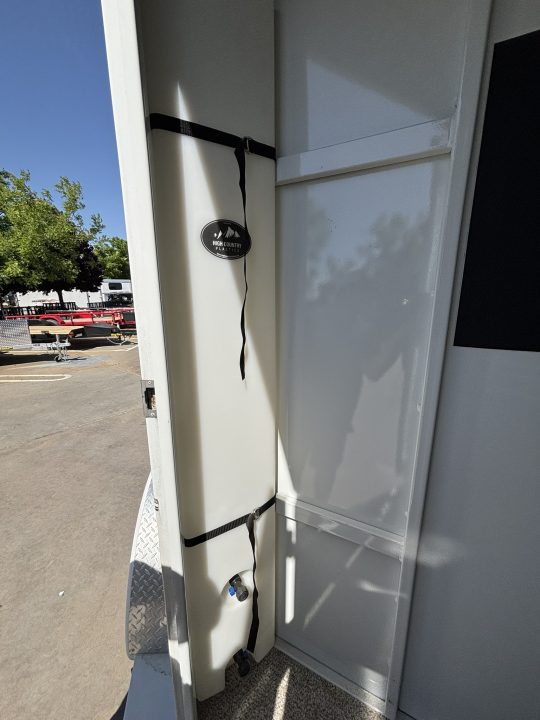 New 2024 Titan Trailer AVAL I-2BP 	 Horse Trailer