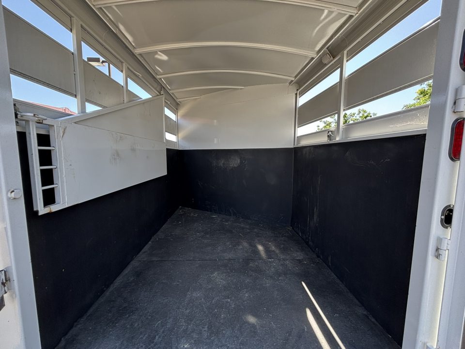 New 2024 Titan Trailer AVAL I-2BP 	 Horse Trailer