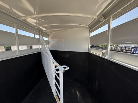 New 2024 Titan Trailer AVAL I-2BP 	 Horse Trailer