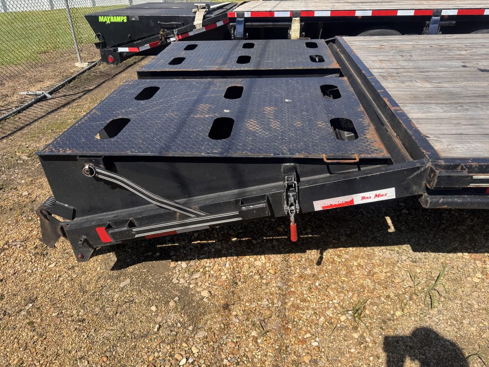 Used 2025 Trail Maxx USED 102x40 14K GVWR Deckover Trailer