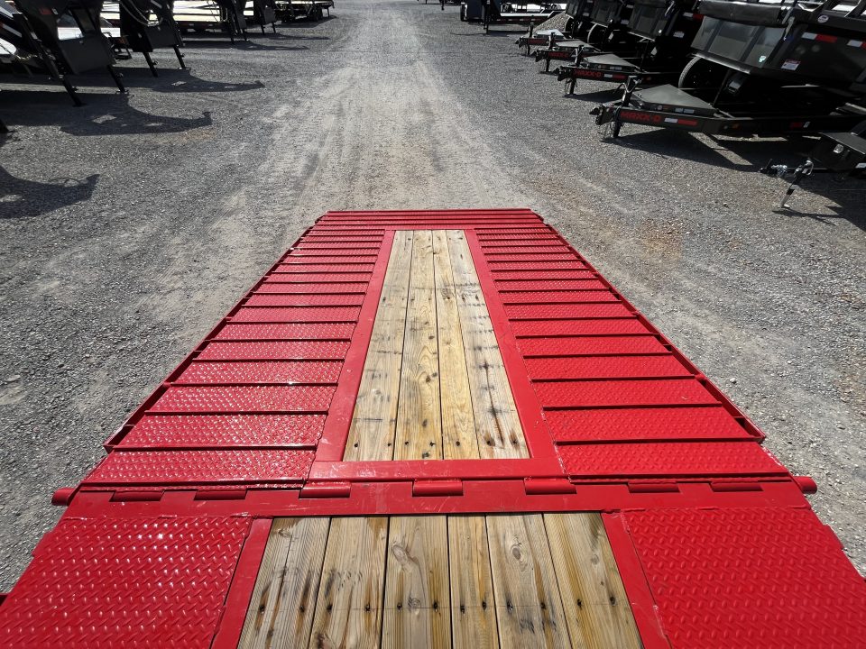 Used 2026 MAXXD Hydraulic Dovetail Gooseneck Trailer | 34' x 102' 30K GVWR