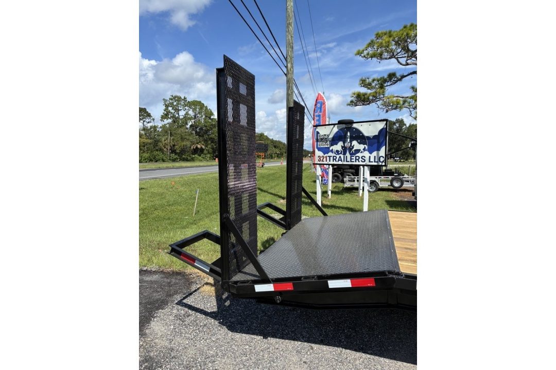 Used 2026 Panther Cargo 40 ft Gooseneck Trailer 36 + 4 Dovetail with Heavy Duty Ramps