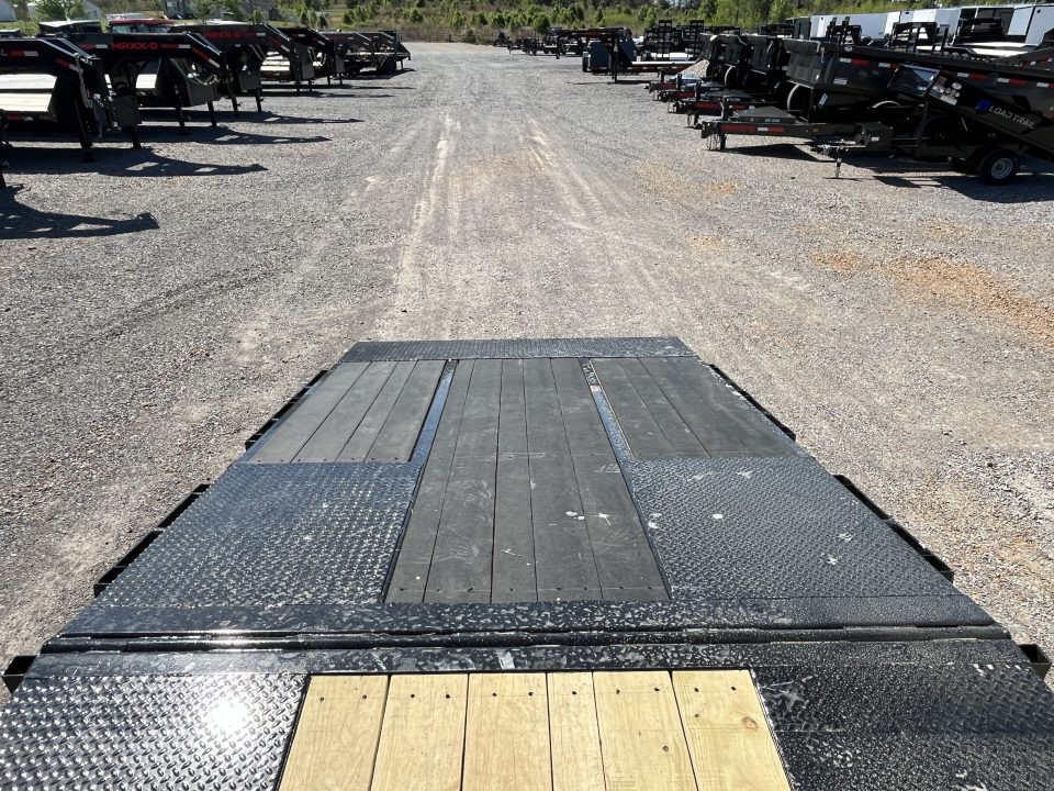 New 2026 Load Trail Hydraulic Dovetail Gooseneck Trailer | 102" x 34' 25.9K GVWR