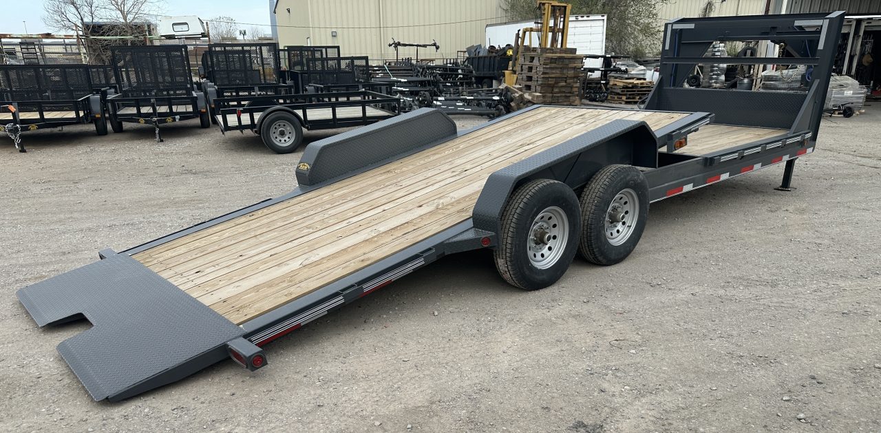 New 2026 East Texas Trailers 83"x24' Gooseneck Lowstyle Machine Gray Tilt Equipment Trailer