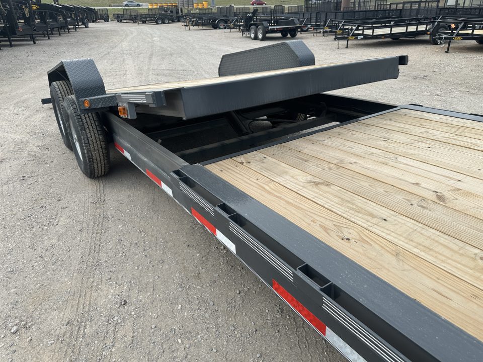 New 2026 East Texas Trailers 83"x24' Gooseneck Lowstyle Machine Gray Tilt Equipment Trailer