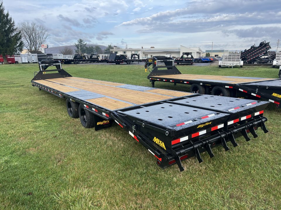 New 2026 Big Tex Trailers 22GN 35+5 Gooseneck Deckover Trailer