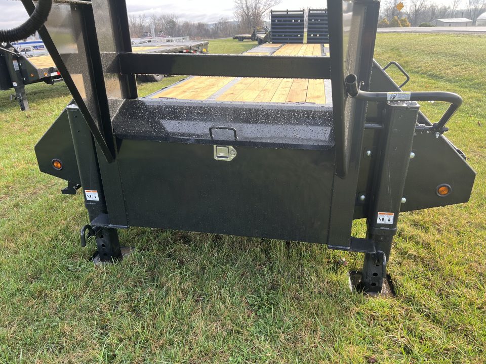 New 2026 Big Tex Trailers 22GN 35+5 Gooseneck Deckover Trailer