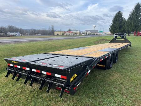 New 2026 Big Tex Trailers 22GN 35+5 Gooseneck Deckover Trailer