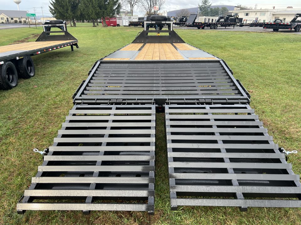 New 2026 Big Tex Trailers 22GN 20+5 Gooseneck Deckover Trailer