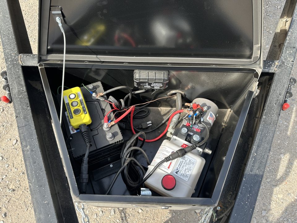 New 2026 Down 2 Earth Trailers 82"x22' Bumper Pull Full Power Tilt Trailer