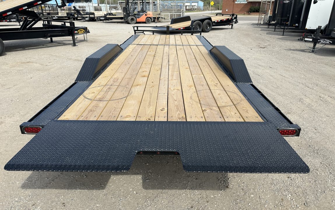 New 2026 East Texas Trailers 102"x24' BumperPull Driveover Fender Black Tilt Trailer