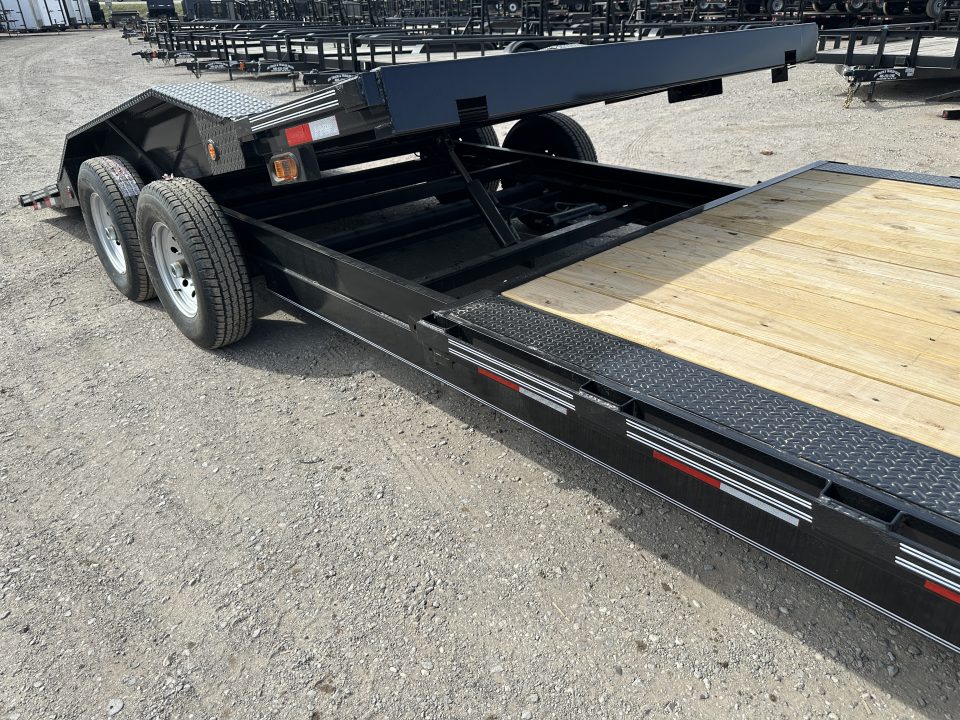 New 2026 East Texas Trailers 102"x24' BumperPull Driveover Fender Black Tilt Trailer