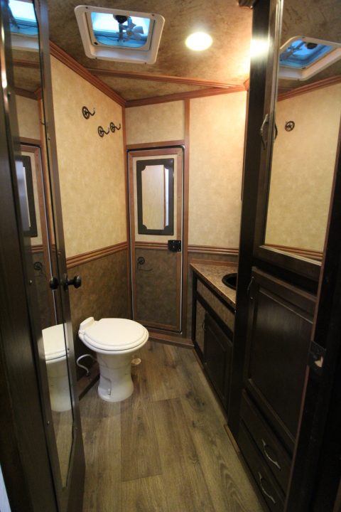 Used 2016 Trails West Sierra 13x13 LQ - 8' Wide - 4 Horse Trailer - Side Tack - Cameras - Hayrack