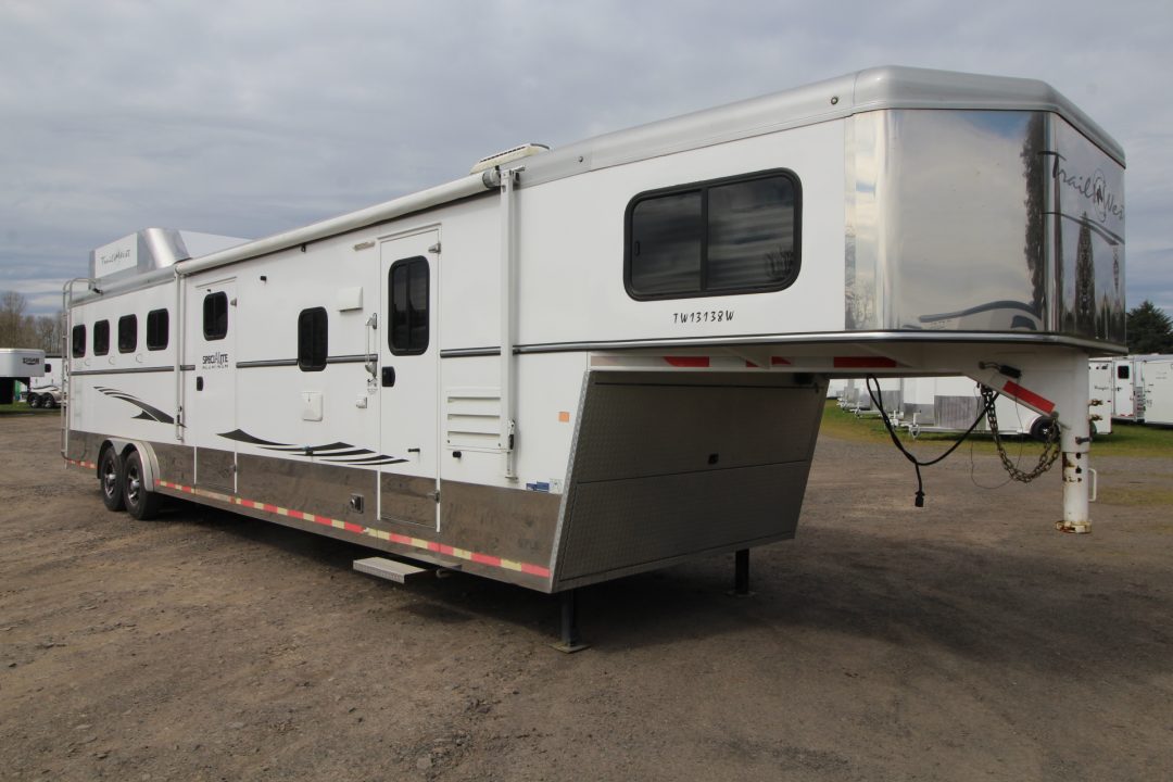 Used 2016 Trails West Sierra 13x13 LQ - 8' Wide - 4 Horse Trailer - Side Tack - Cameras - Hayrack