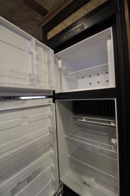Used 2016 Trails West Sierra 13x13 LQ - 8' Wide - 4 Horse Trailer - Side Tack - Cameras - Hayrack